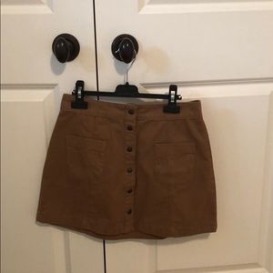 Nude cargo mini-skirt!